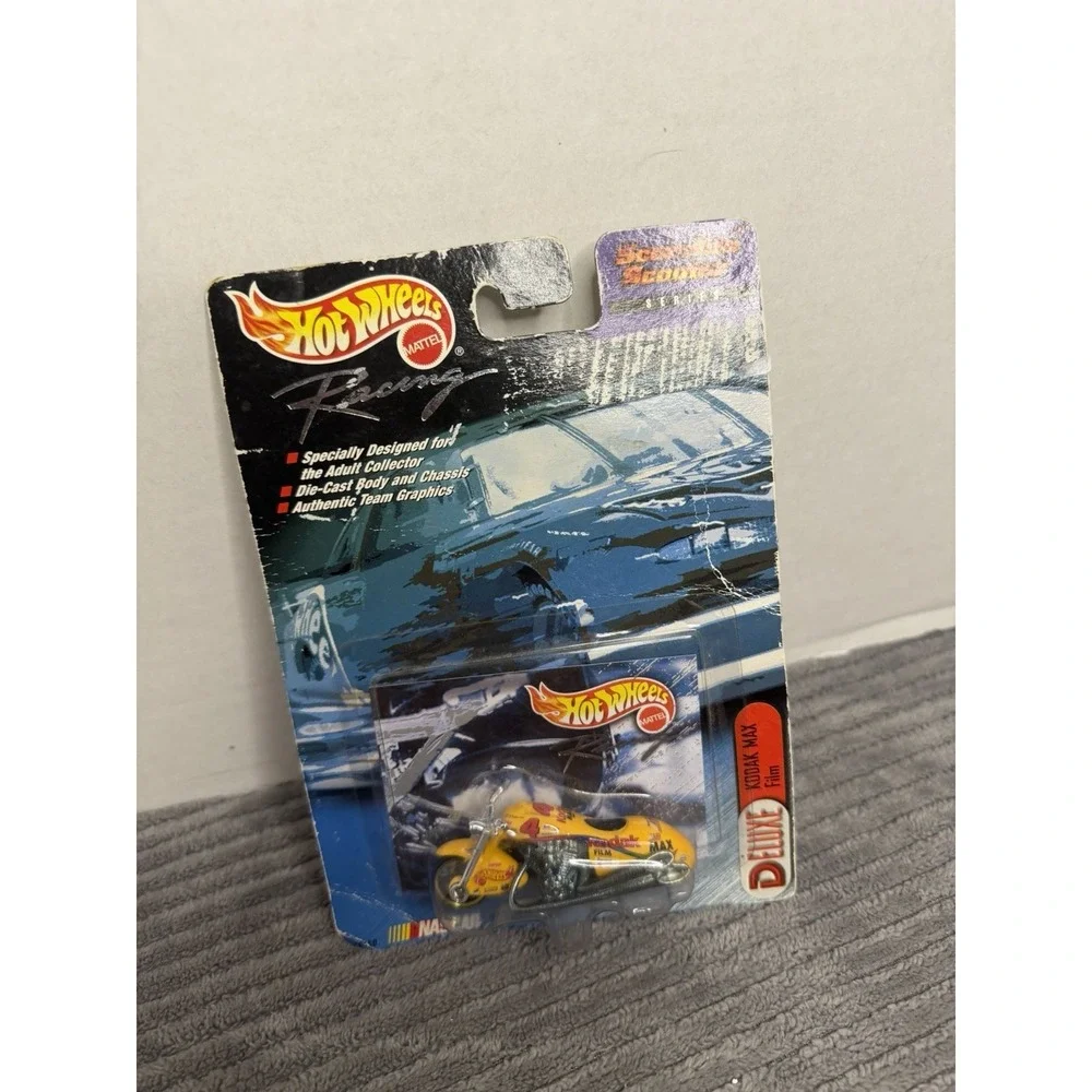 Hot Wheels 1999 Nascar Scorchin Scooter #4 Bobby Hamilton Kodak Max